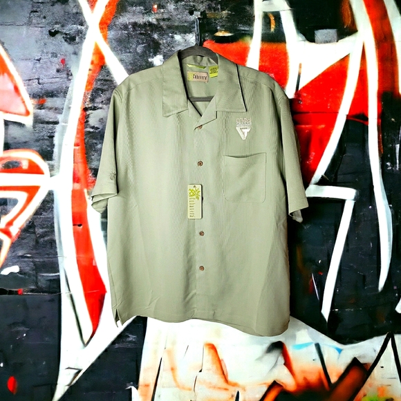 Cubavera Cuban Style Triad Racing Development Logo Rayon Blend NWT Large - Picture 13 of 16